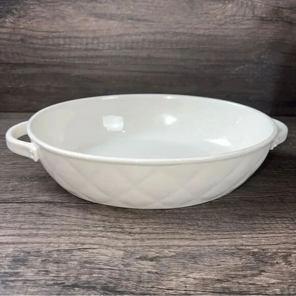 Blue Harbor 33340 2.5 qt Quilted Oval Baker - White - Picture 1 of 5